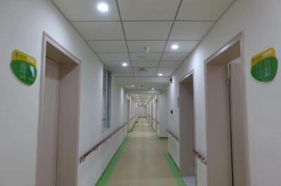 寬敞明亮的過(guò)道